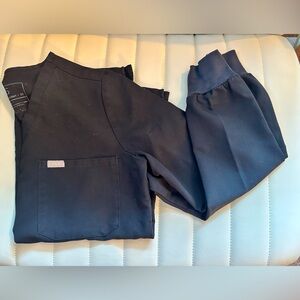 Figs long sleeve scrub top. XS. Discontinued style.